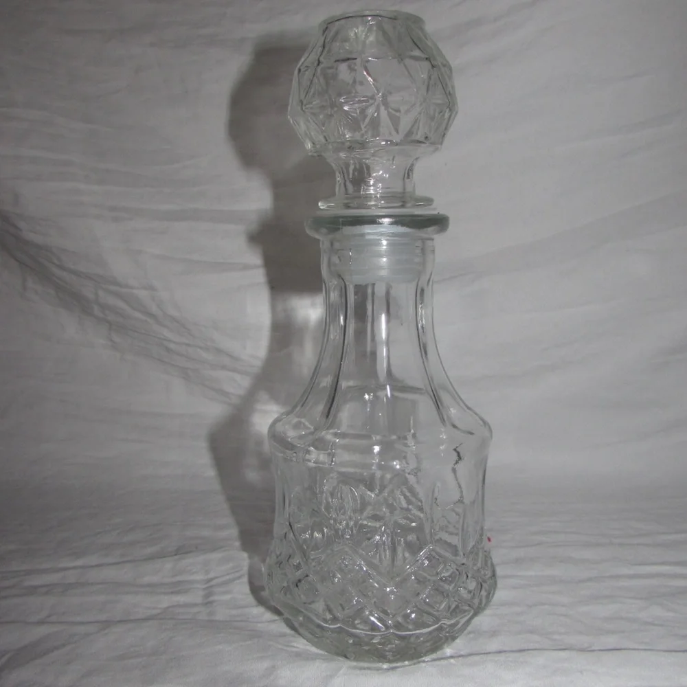 Elegant Clear Glass Decanter